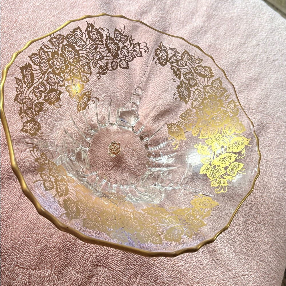 Gorgeous vintage crystal bowl with 22k gold